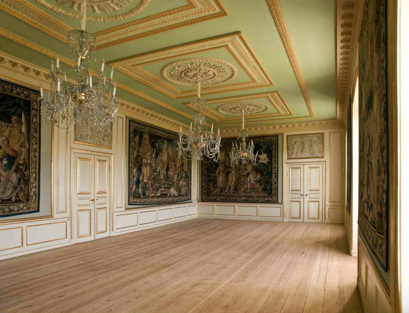 Классицизм в интерьере