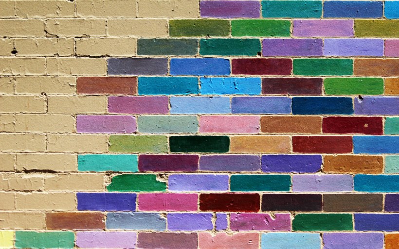 Разноцветные кирпичики