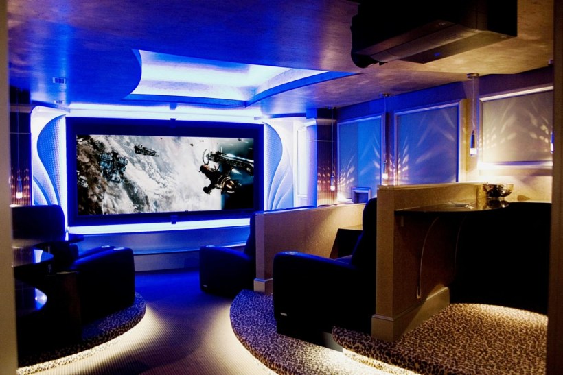 Гостиная с проектором