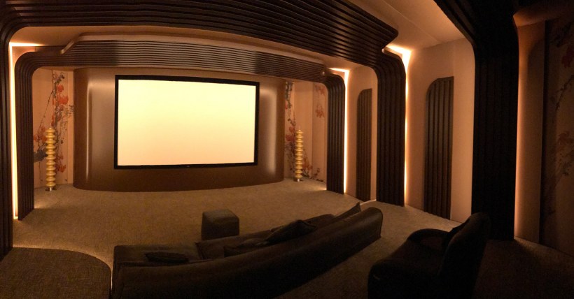 Кинозал в загородном доме 2020