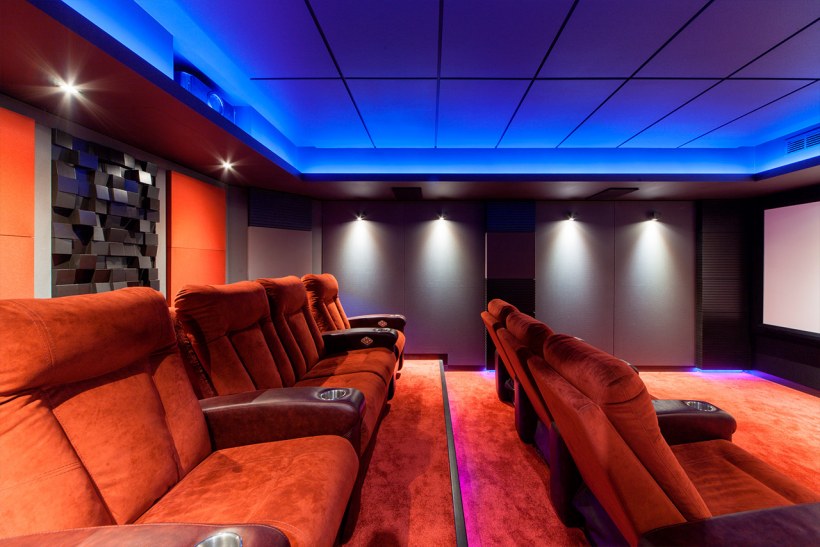 Гостиная с проектором