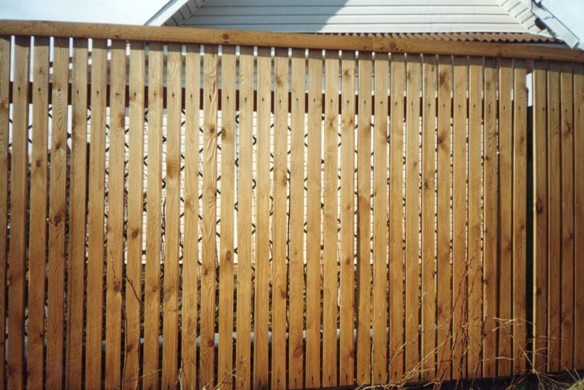 Забор деревянный горизонтальный