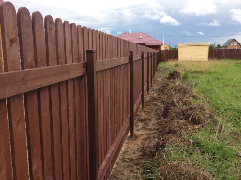 Штакетник п-образный а 0,4 pe RAL 3005 красное вино