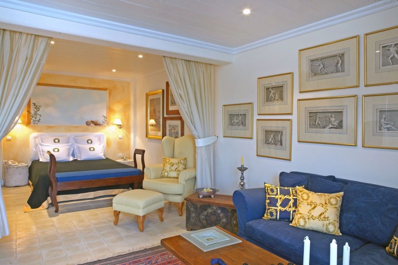 Комната в греческом стиле