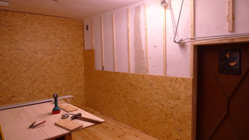 Отделка стен панелями ОСБ