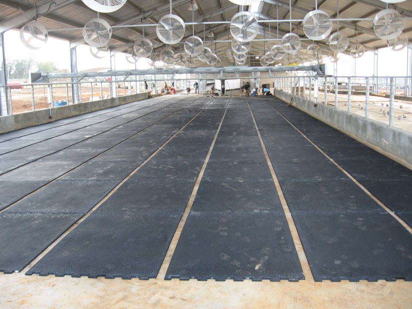 Пол в офисе