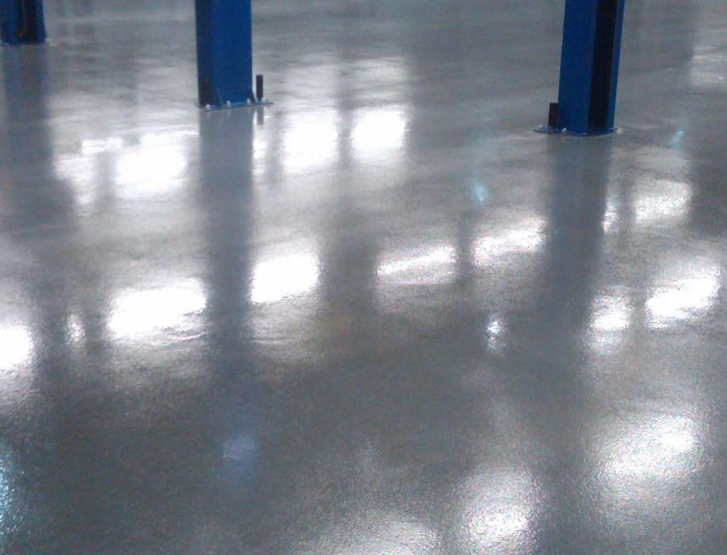 Пол на вокзале