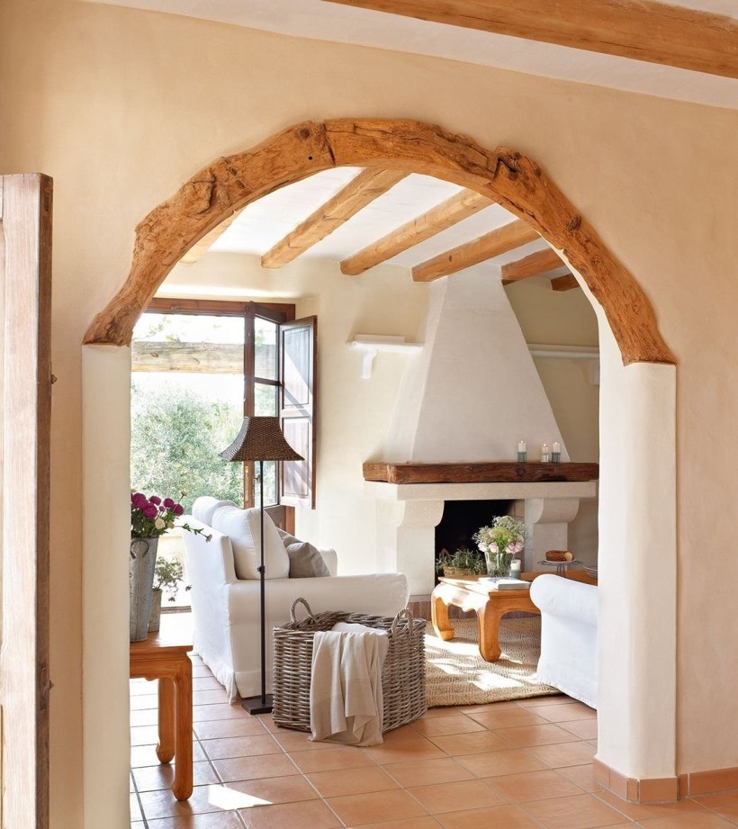 Собор Святого Трофима, Арль, романский стиль