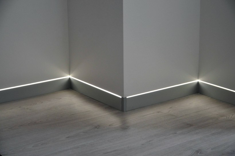 Плинтус Profilpas Metal line 60