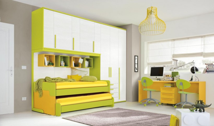 Салатовая мебель в детской