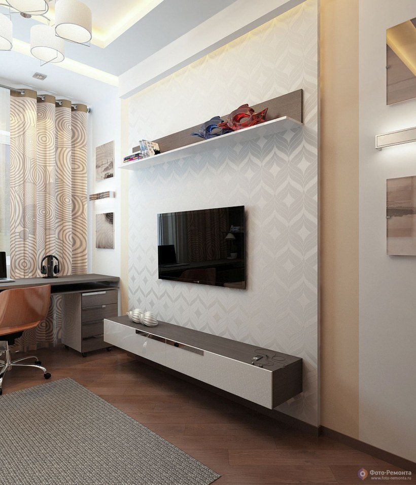 Узкая гостиная с балконом