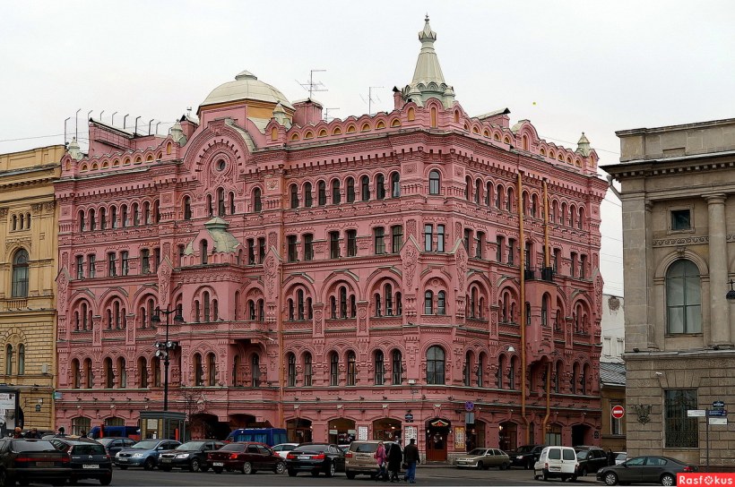 Дом Басина на площади Островского