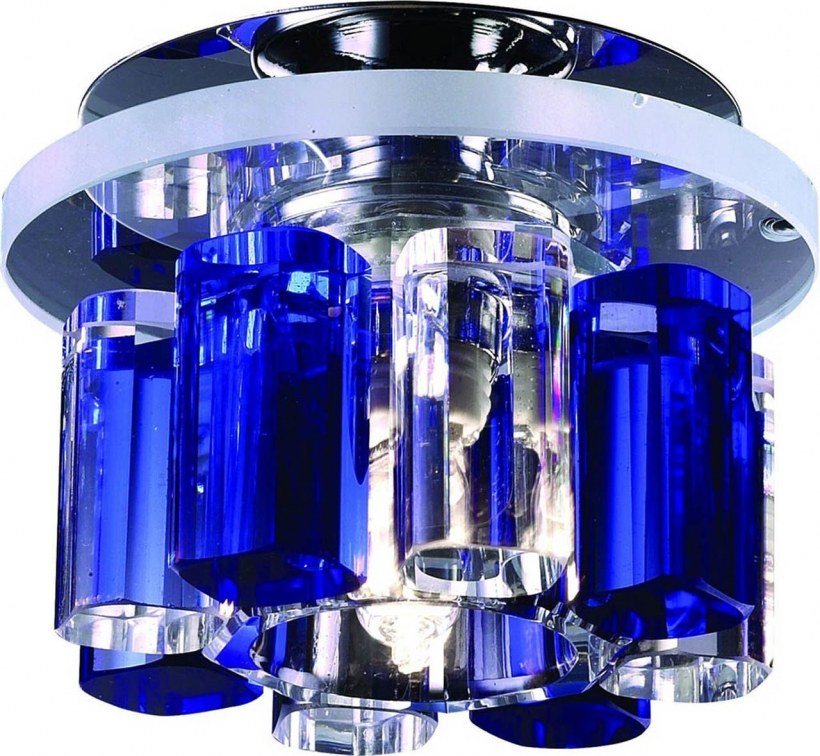 Потолочные светильники в интерьере гостиной