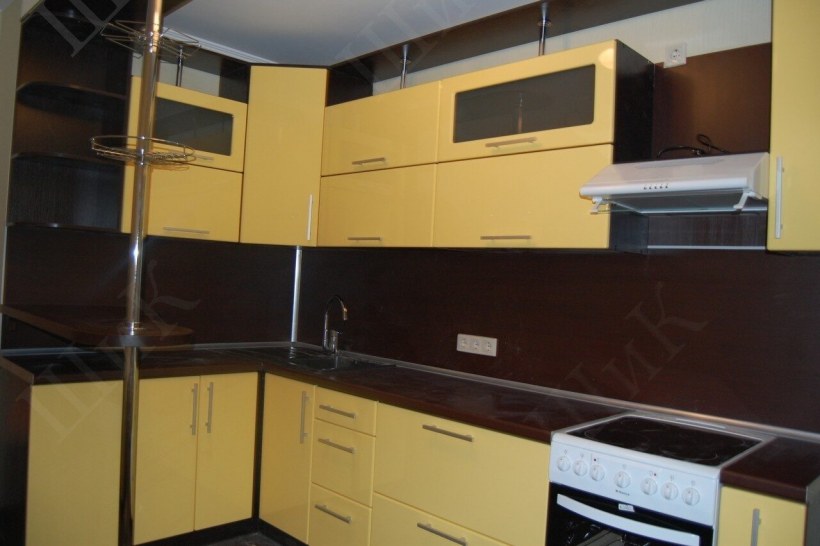 Кухонные гарнитуры угловые желтый с венге