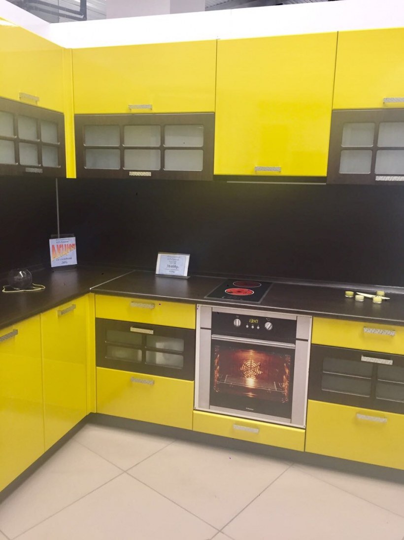 Кухонный гарнитур желтый глянец