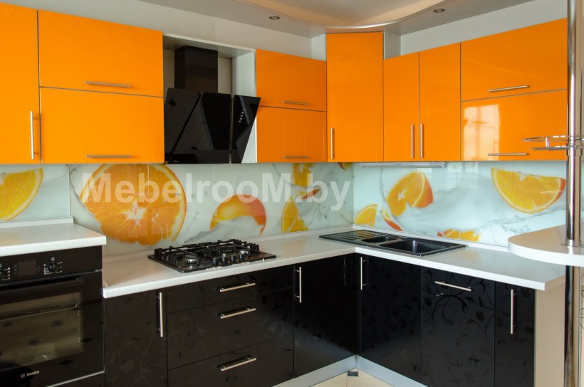 Кухня оранжевый верх
