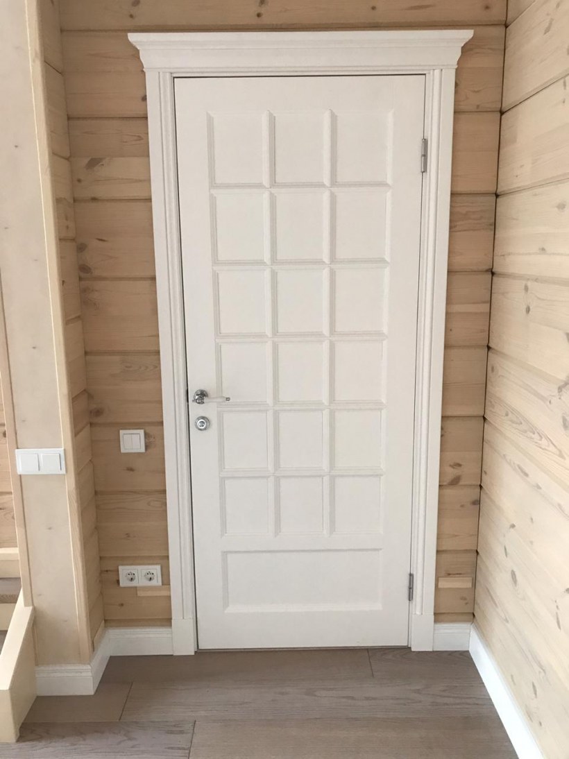Межкомнатные двери в деревянном доме