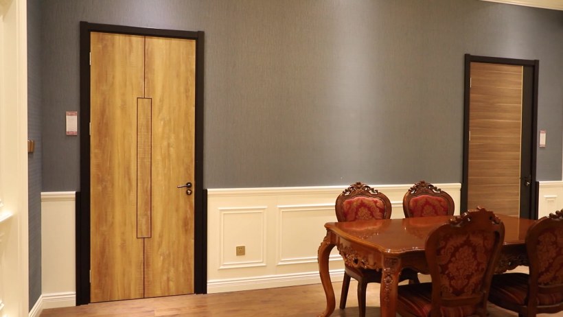 Двери в малазийском стиле