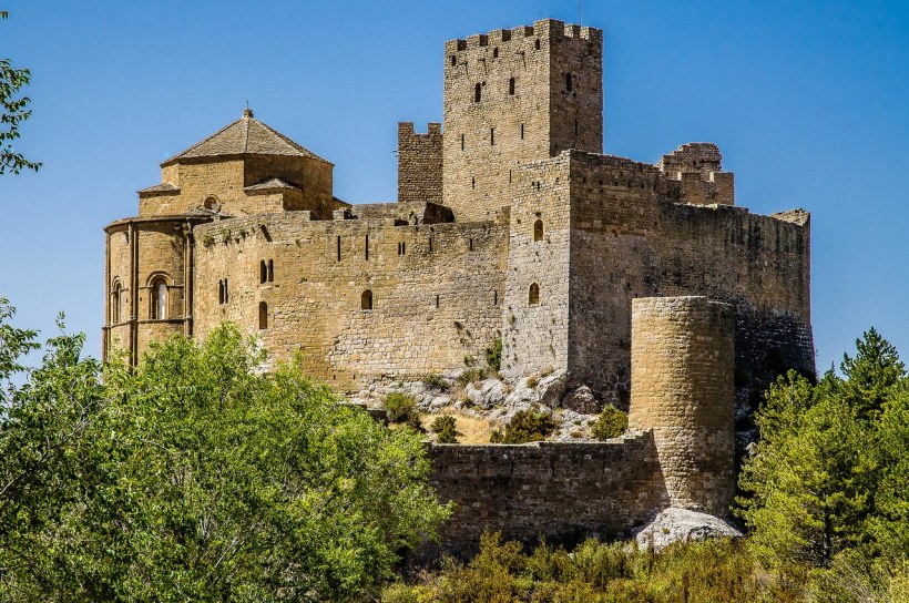 Замок крепость романский стиль