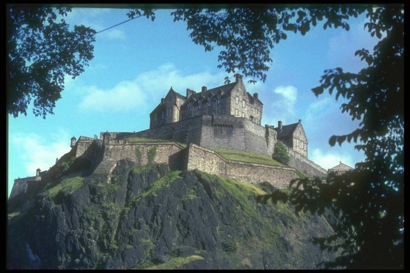 Замок крепость романский стиль