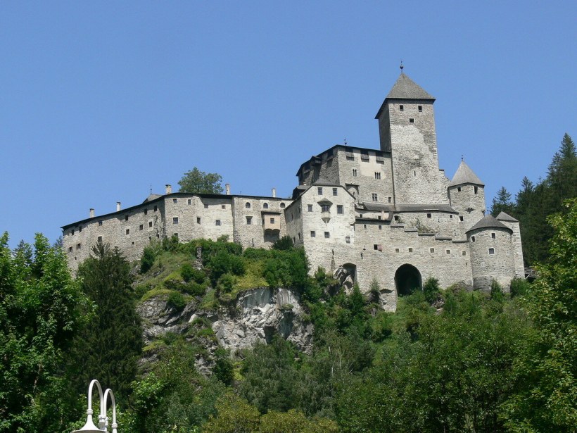 Замок Гернштейн в Италии