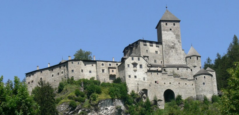 Замок крепость романский стиль