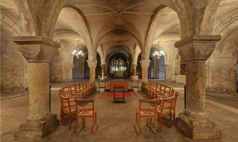 Кентерберийский собор крипта