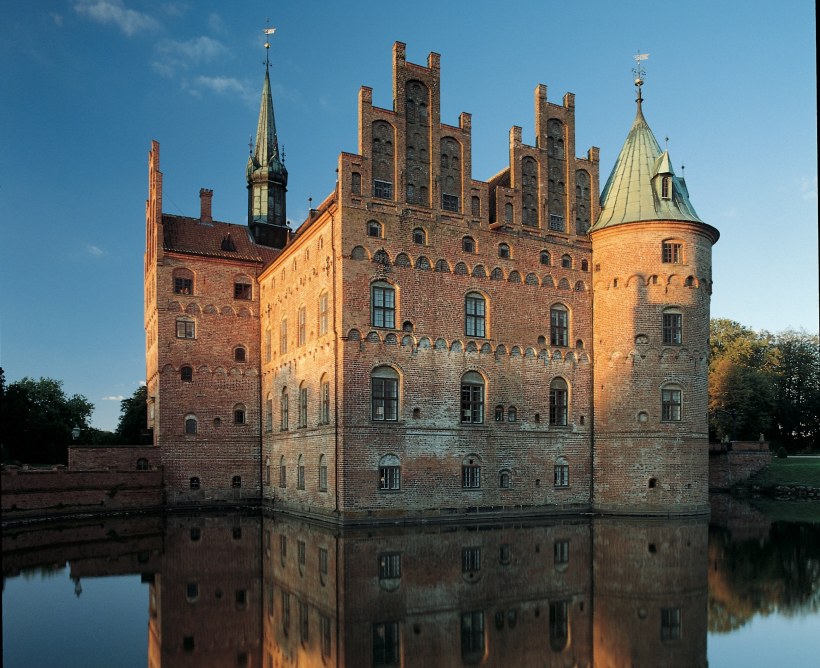 Замок крепость романский стиль