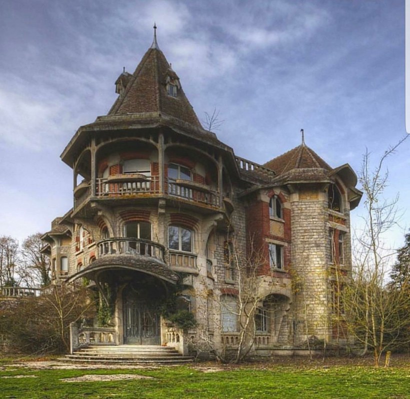 Заброшенный особняк Manor House