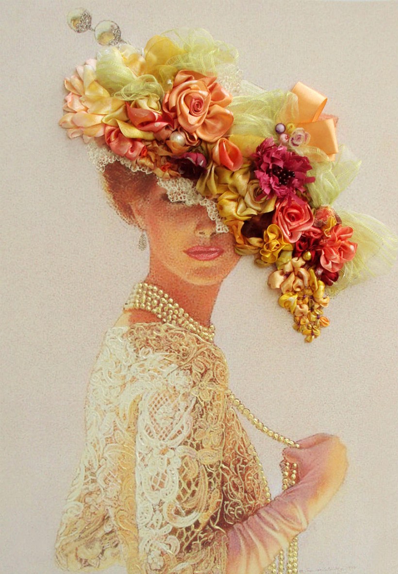 Девушка в шляпе из цветов