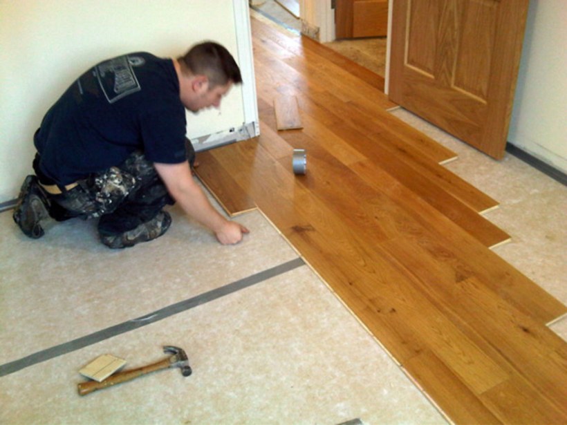 Лаковый деревянный пол