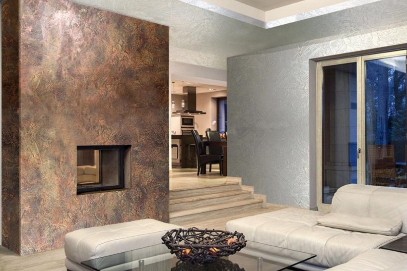 Отделка гостиной декоративной штукатуркой