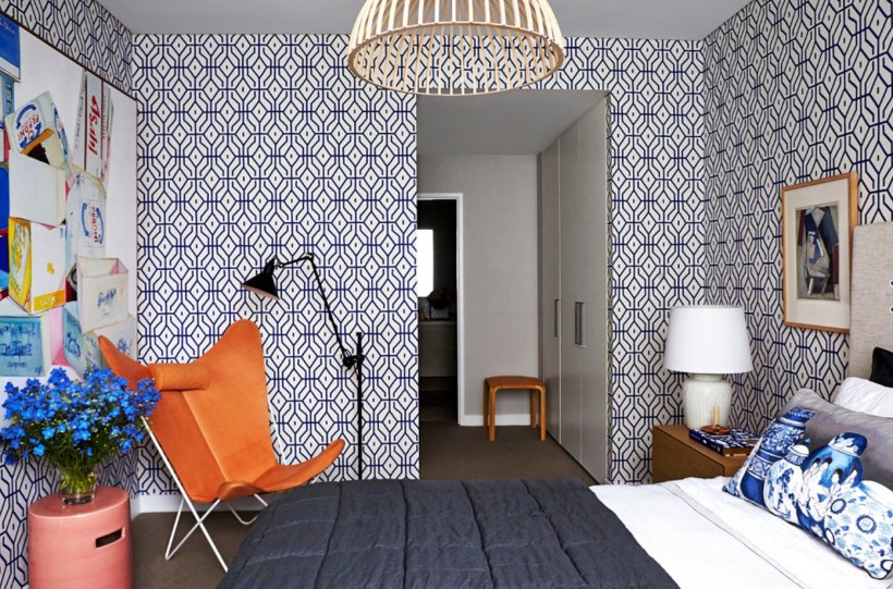 Полоски на стене в интерьере