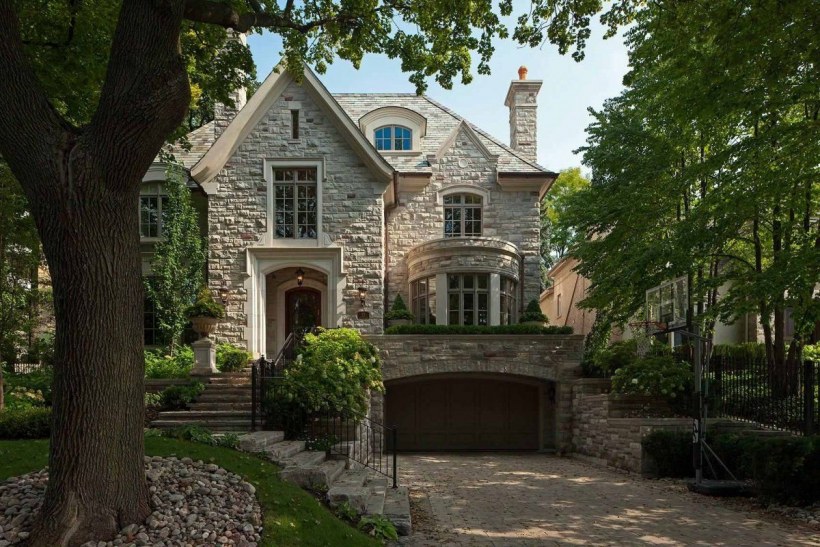 Стиль Тюдор (Tudor Revival Cottage)