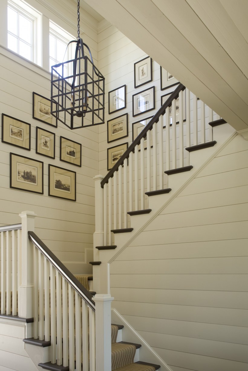 Лестница подшитая вагонкой