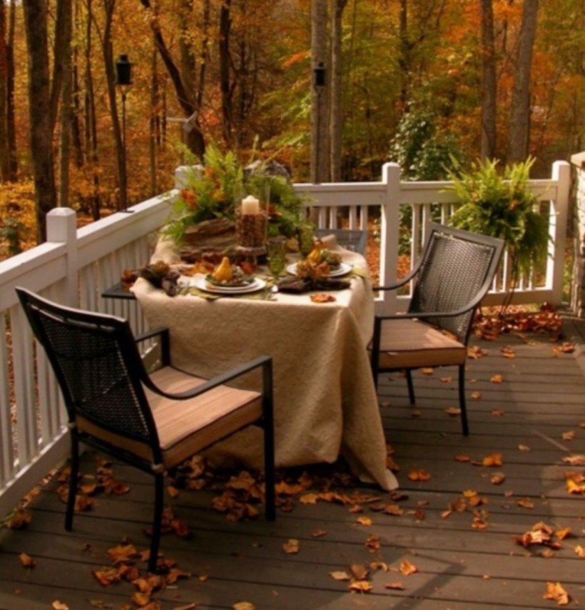 Веранда осенью