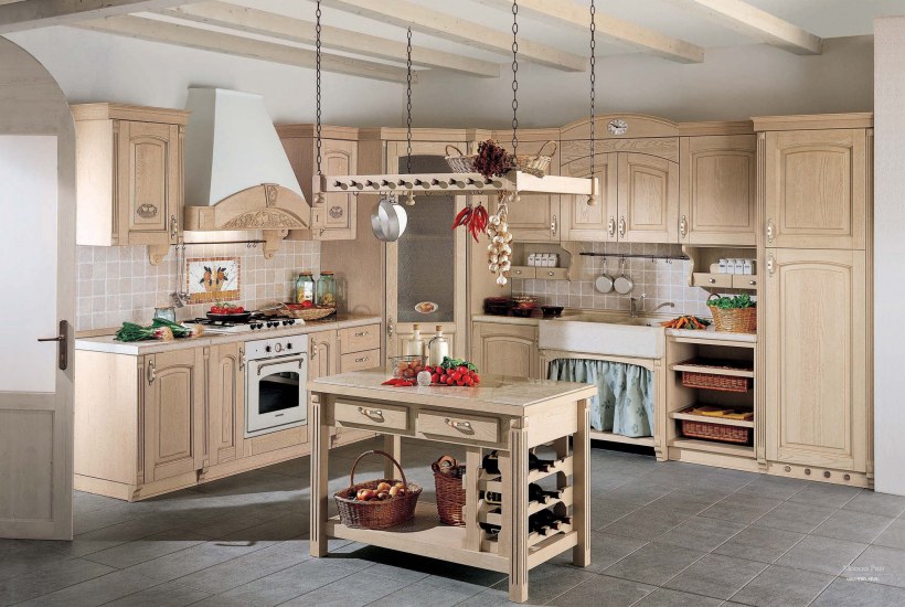 Кухонные гарнитуры в деревенском стиле