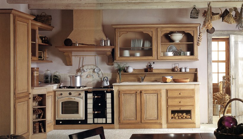 Кухонные гарнитуры в деревенском стиле