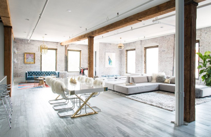 Гостиная в стиле лофт светлая