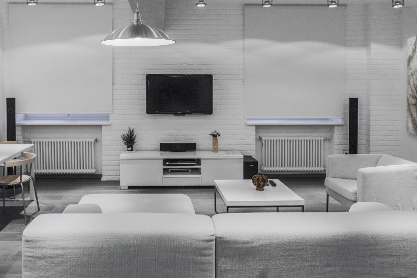 Белая гостиная лофт