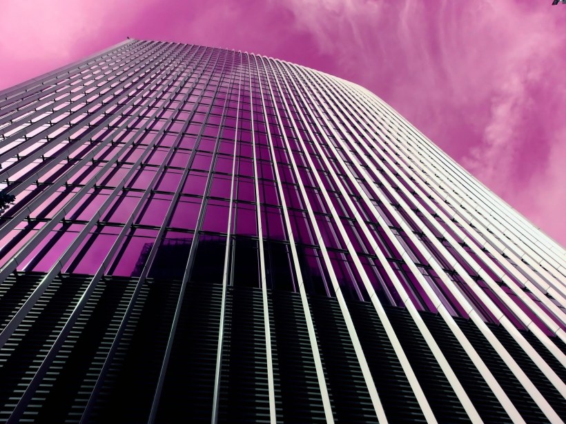 Фиолетовый небоскреб