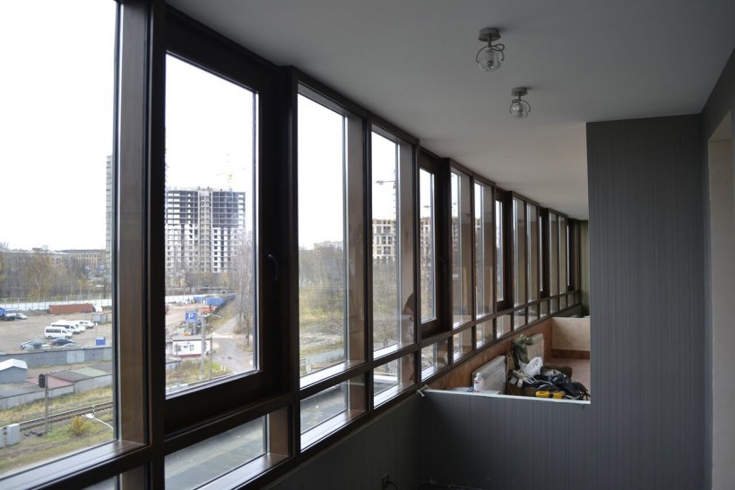 Панорамные ПВХ окна на балкон