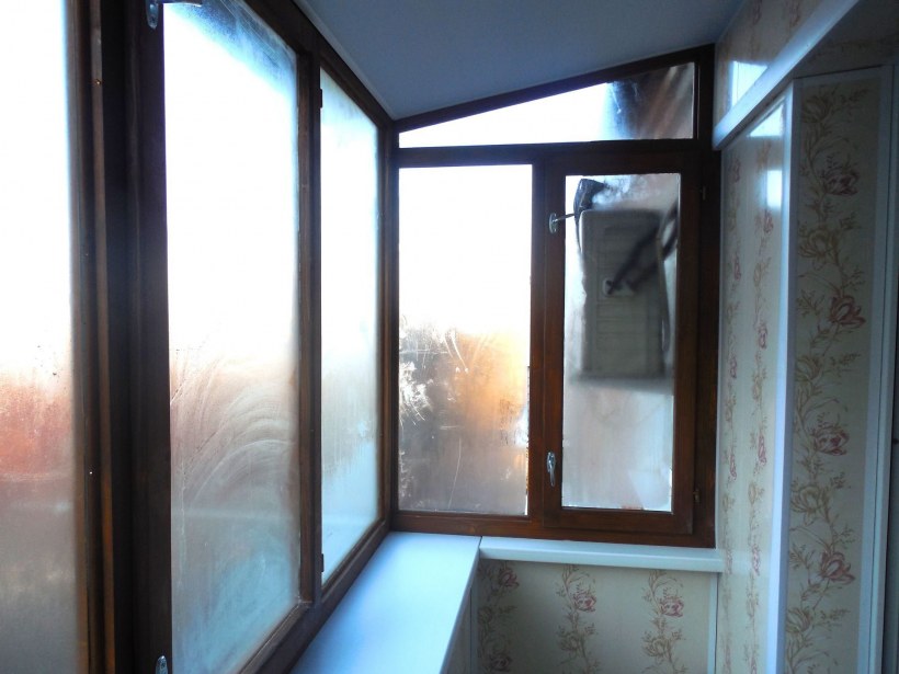 Деревянные рамы на балкон