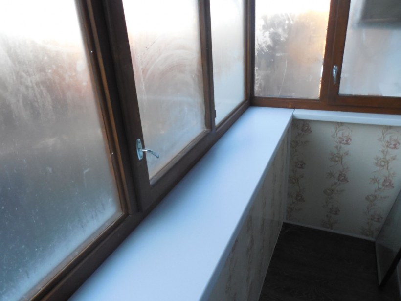 Балконная рама с подоконником