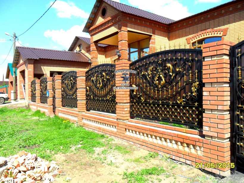 Ограда коттеджа