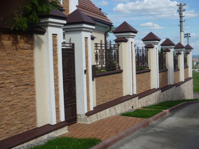 Красивый забор для коттеджа