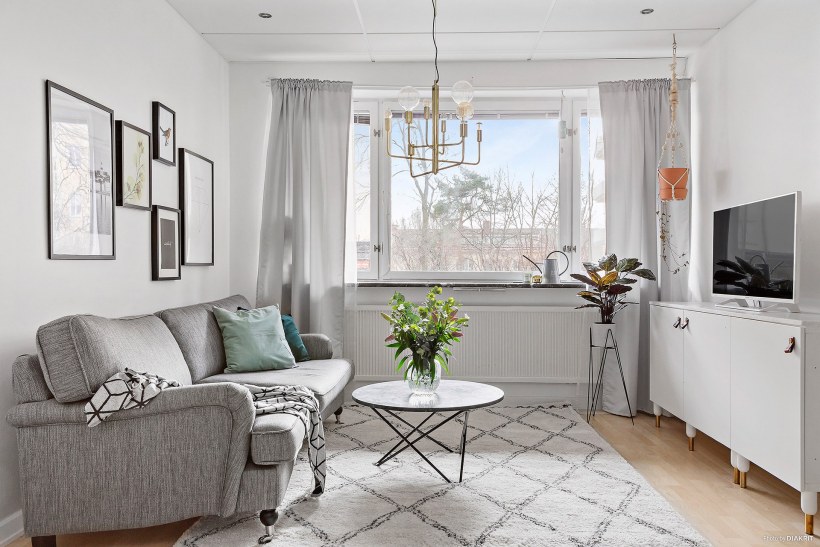 Интерьер студии 22м прямоугольной