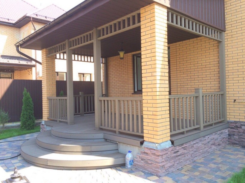 Терраса с колоннами