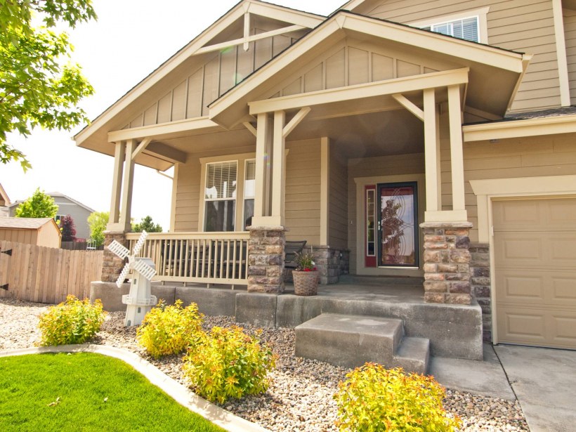 Фасад веранды в частном доме