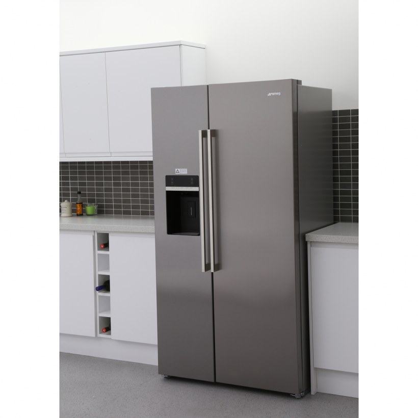 Холодильник Smeg sbs63xed